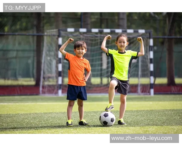 情侣足球球衣搭配指南让你们在球场上也能甜蜜如初 情侣足球球衣搭配指南让你们在球场上也能甜蜜如初